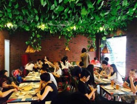 顾客在餐厅吃出头发......
